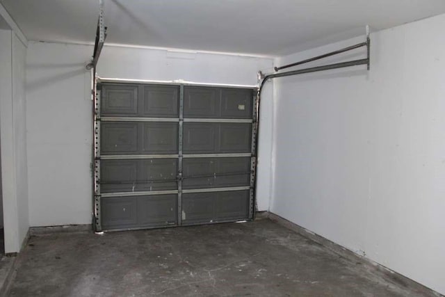 5715 Belmark St, Houston, TX 77033 - view of garage