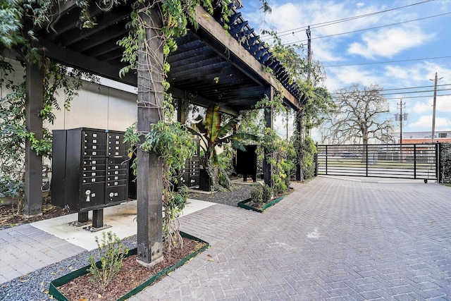 3410 Timbergrove Heights St, Houston, TX 77008 - view of patio featuring mail area