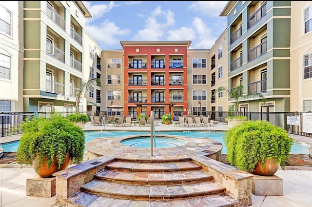 1711 Old Spanish Trl Unit 127, Houston, TX 77054 - community pool with a community hot tub