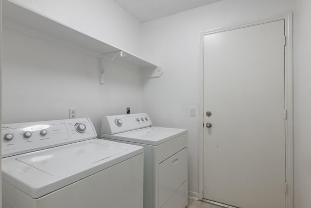 10107 Sands Trail Ct, Houston, TX 77064 - washroom featuring washer and clothes dryer
