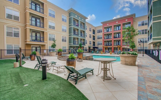 1711 Old Spanish Trl Unit 401, Houston, TX 77054 - view of home's community featuring a swimming pool