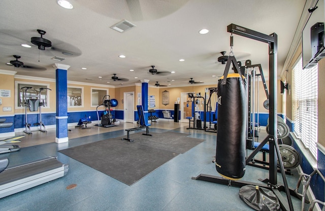 1711 Old Spanish Trl Unit 401, Houston, TX 77054 - workout area featuring ceiling fan, recessed lighting, crown molding, and baseboards