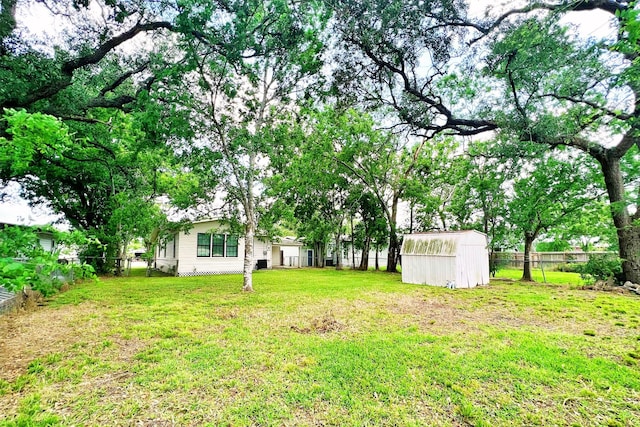 320 Azalea St, Lake Jackson, TX 77566 - view of yard