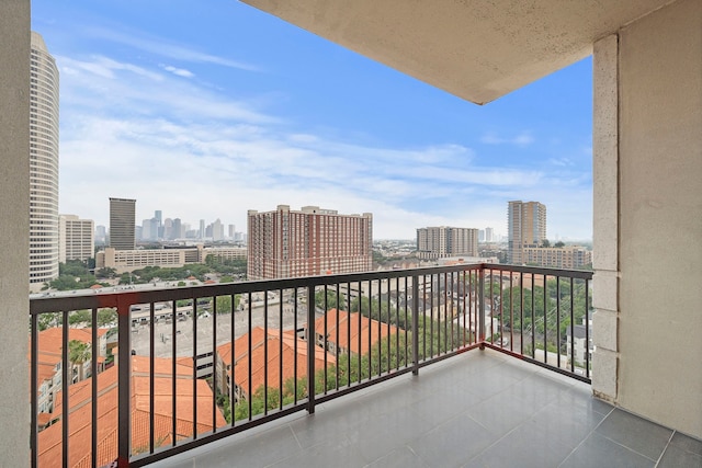 3333 Allen Pkwy Unit 1302, Houston, TX 77019 - balcony with a skyline view