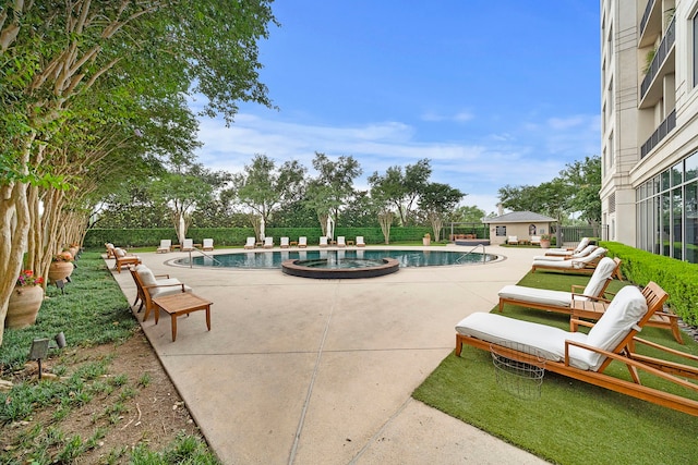 3333 Allen Pkwy Unit 1302, Houston, TX 77019 - view of swimming pool featuring a pool with connected hot tub and a patio area