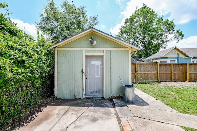 101 Emerald Ct, Houston, TX 77009 - view of shed