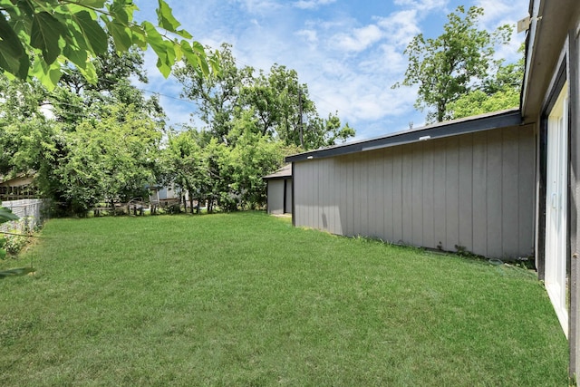 503 Schilling St, Baytown, TX 77520 - view of yard