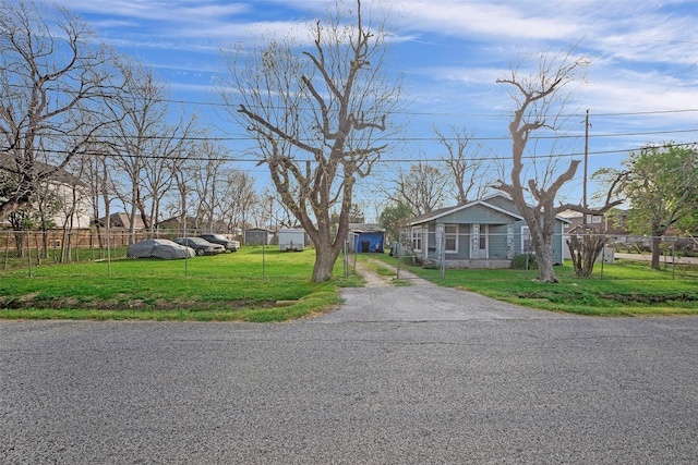 8137 Canyon St, Houston, TX 77051 - view of front of home with asphalt driveway