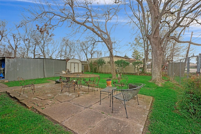 8137 Canyon St, Houston, TX 77051 - view of patio featuring outdoor dining area