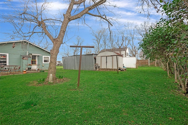 8137 Canyon St, Houston, TX 77051 - view of yard