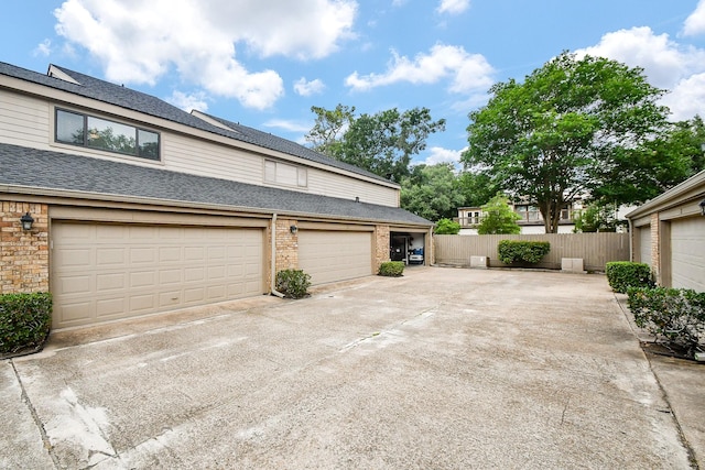 1908 Augusta Dr Unit 10, Houston, TX 77057 - garage featuring driveway