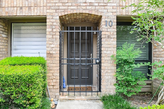 1908 Augusta Dr Unit 10, Houston, TX 77057 - entrance to property featuring brick siding
