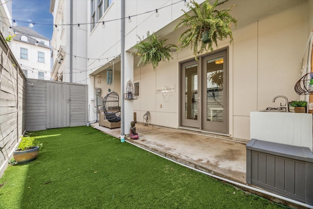 6110 Nicholas Grove Pl, Houston, TX 77055 - view of yard featuring a patio