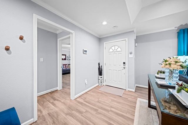 3010 Helberg Rd, Houston, TX 77092 - foyer entrance with light wood finished floors, crown molding, baseboards, and recessed lighting