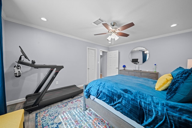 3010 Helberg Rd, Houston, TX 77092 - bedroom featuring wood finished floors, baseboards, recessed lighting, crown molding, and a ceiling fan