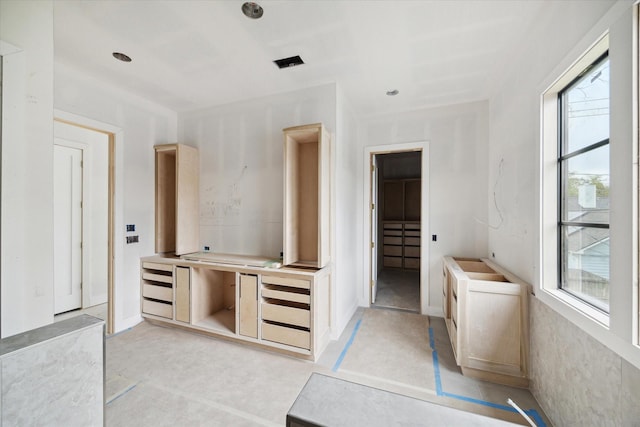 1710 Ebony Ln, Houston, TX 77018 - view of corridor