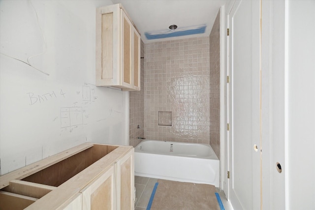 1710 Ebony Ln, Houston, TX 77018 - full bath with a bathtub and tile patterned flooring