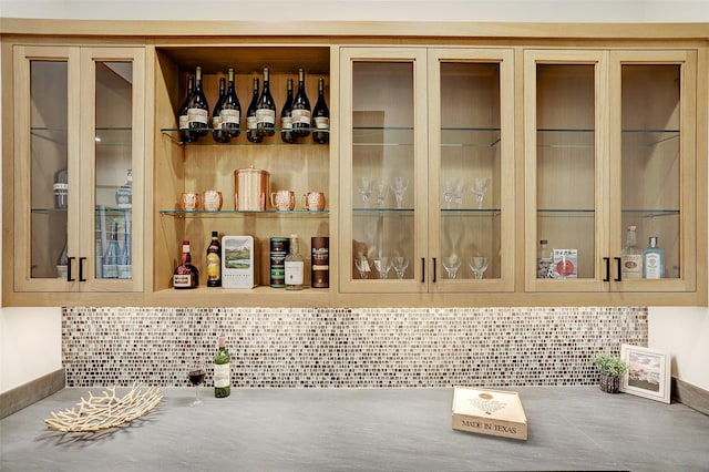 1710 Ebony Ln, Houston, TX 77018 - indoor dry bar with decorative backsplash
