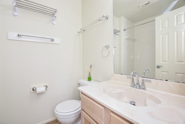 4026 Almond Lake Dr, Houston, TX 77047 - full bath with toilet, vanity, a shower, and baseboards