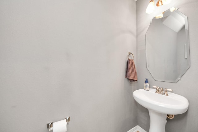 2304 Shadow Canyon Ct, Pearland, TX 77584 - bathroom with baseboards