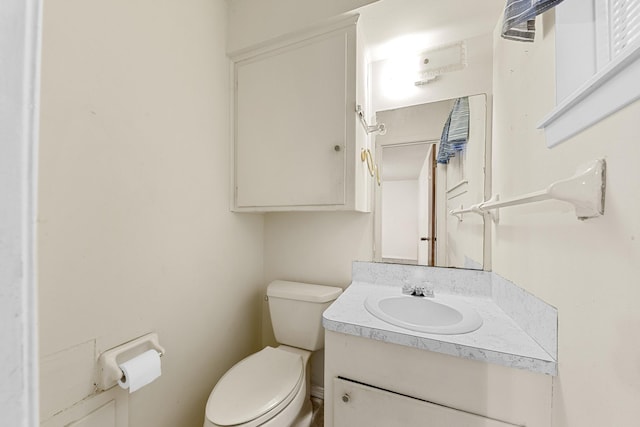 7306 Nightingale Cir, Texas City, TX 77591 - half bath with vanity and toilet