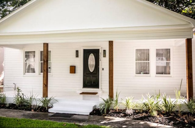 5004 Park Dr, Houston, TX 77023 - view of front of house featuring a porch