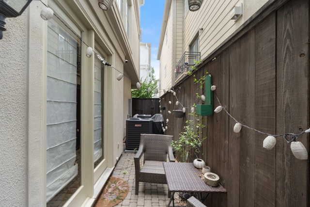 4305 Feagan St, Houston, TX 77007 - view of patio with central AC