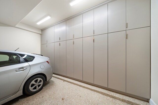 4305 Feagan St, Houston, TX 77007 - view of garage