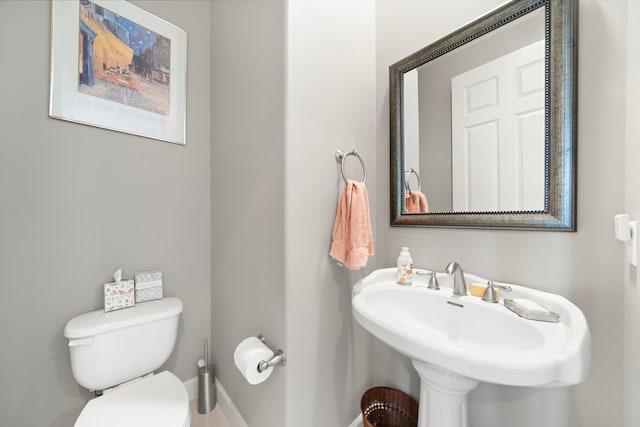 4305 Feagan St, Houston, TX 77007 - half bath with toilet and baseboards