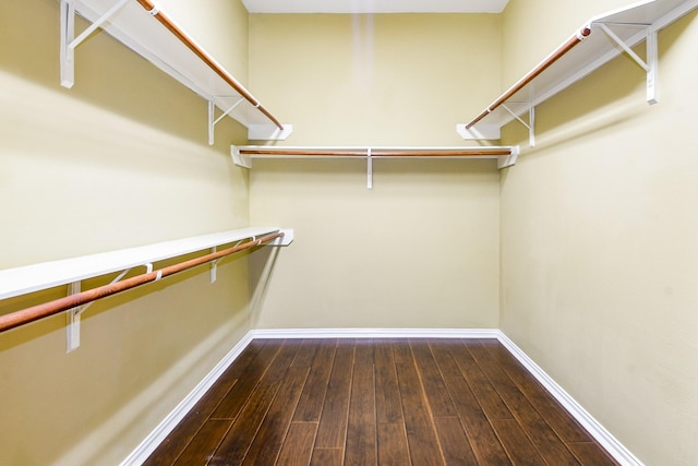 18002 Outback Lakes Trl, Humble, TX 77346 - walk in closet featuring wood finished floors
