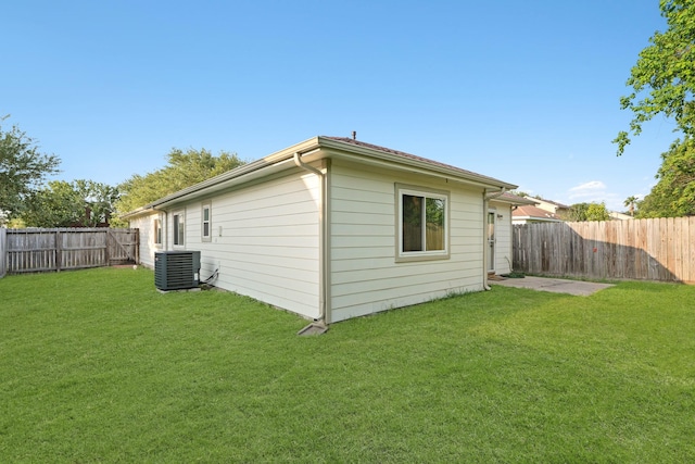 6427 Burdine Ct, Houston, TX 77085 - view of side of property featuring central AC