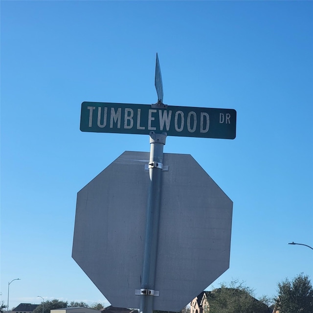 9035 Tumblewood Dr, Beach City, TX 77523