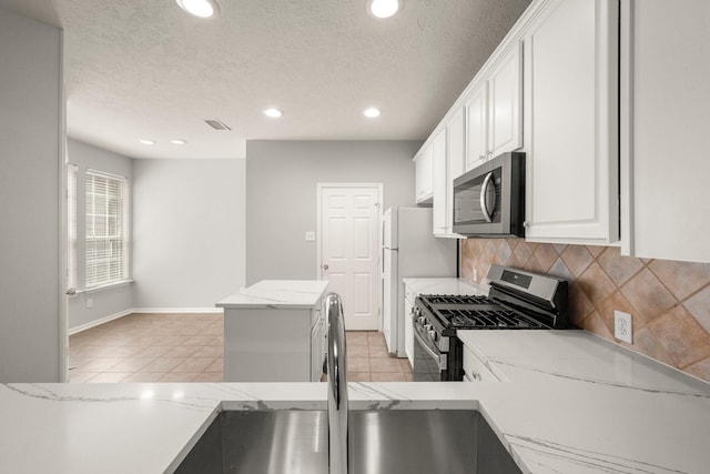 130 N Valley Oaks Cir, The Woodlands, TX 77382