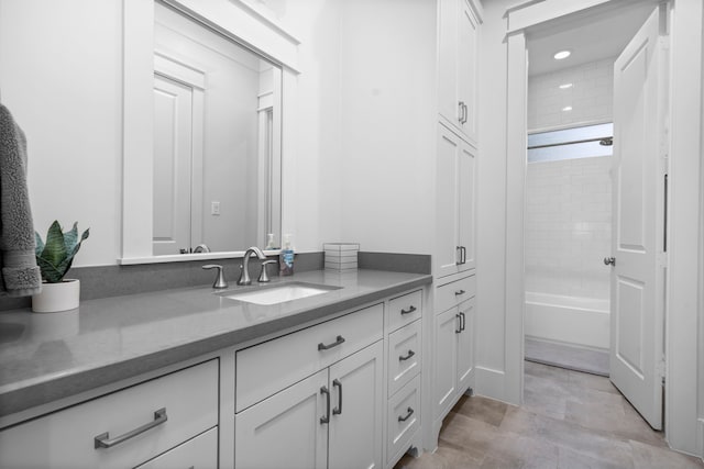 208 Aurora St Unit B, Houston, TX 77008 - bathroom with vanity,  shower combination, and recessed lighting