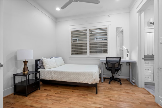 208 Aurora St Unit B, Houston, TX 77008 - bedroom with light wood-style flooring, ensuite bath, recessed lighting, baseboards, and a ceiling fan