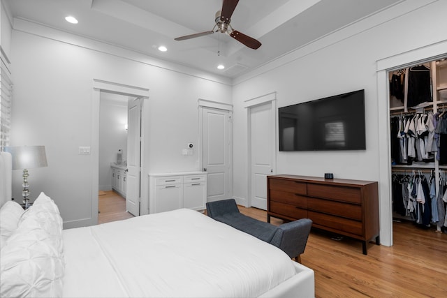208 Aurora St Unit B, Houston, TX 77008 - bedroom featuring light wood-style floors, a walk in closet, a closet, recessed lighting, and ensuite bathroom