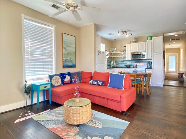 1611 Avenue N 1/2 Ave N 1/2, Galveston, TX 77550 - photo 3