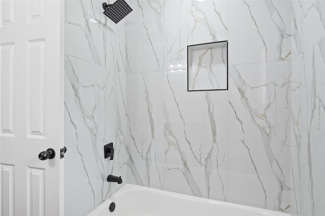 5115 Clay St, Houston, TX 77023 - full bath featuring bathtub / shower combination