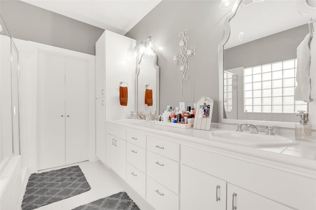 914 W 25th St Unit 2, Houston, TX 77008 - bathroom featuring double vanity