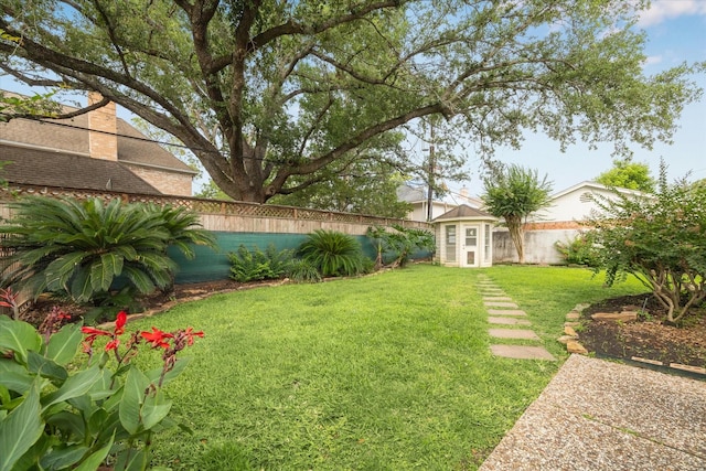 903 Old Lake Rd, Houston, TX 77057 - view of yard