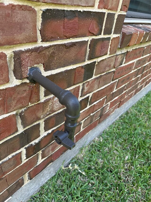 9314 Wheatfield Ln, Rosenberg, TX 77469 - exterior view of brick siding