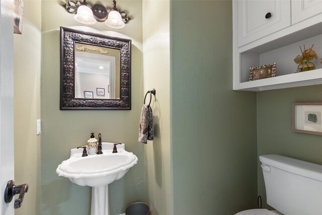 5706 Amber Queen Ct, Houston, TX 77041 - half bath featuring toilet