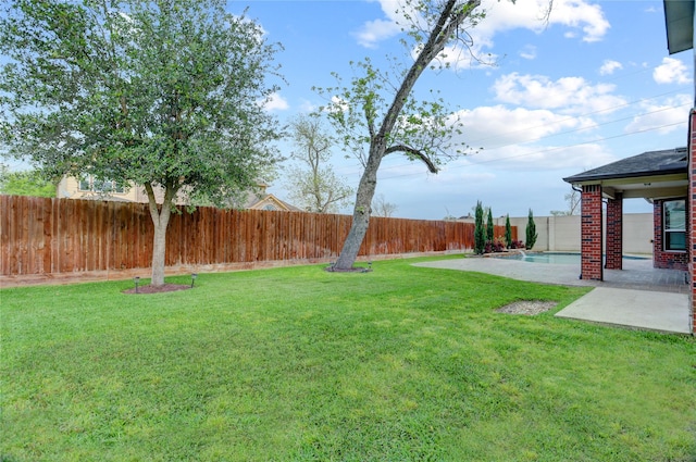 5402 Bending Branch Dr, Missouri City, TX 77459 - view of yard featuring a patio