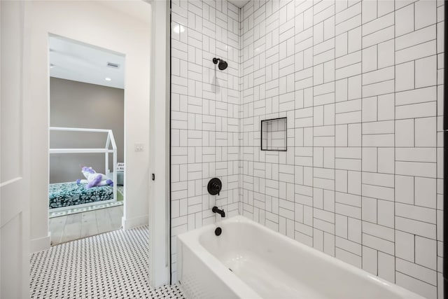 1913 Ebony Ln, Houston, TX 77018 - full bath with  shower combination, baseboards, and ensuite bath