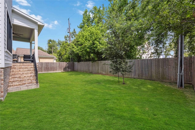 1913 Ebony Ln, Houston, TX 77018 - view of yard