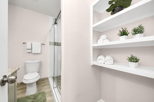 4918 Perry St, Houston, TX 77021 - full bathroom featuring toilet and a shower stall