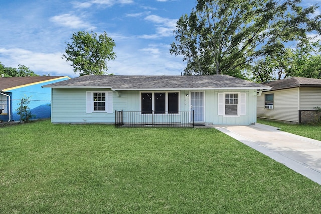 4918 Perry St, Houston, TX 77021 - ranch-style house featuring board and batten siding and a shingled roof