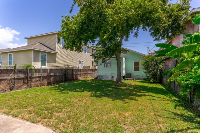 1523 22nd St, Galveston, TX 77550 - view of yard featuring cooling unit