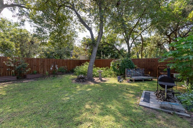 404 E Alabama St, Wharton, TX 77488 - view of yard featuring a deck