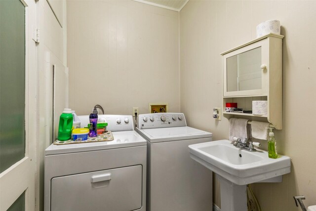404 E Alabama St, Wharton, TX 77488 - laundry area with separate washer and dryer